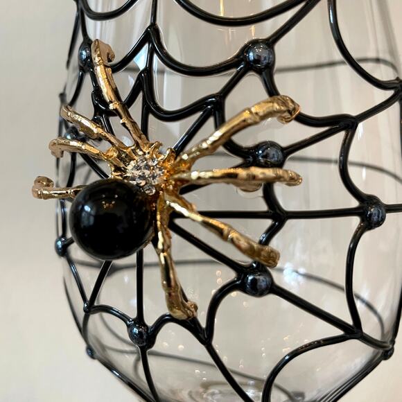 Gorgeous Halloween Jeweled Spider on Web with Pearl Wine Glass Set of 2 NEW - Picture 6 of 15